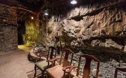 cave room Basin Hotel Eureka Springs